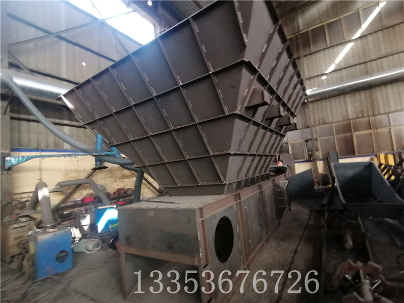 礦石整車(chē)卸料重型高強(qiáng)度板式喂料機(jī)帶配套料倉(cāng)3